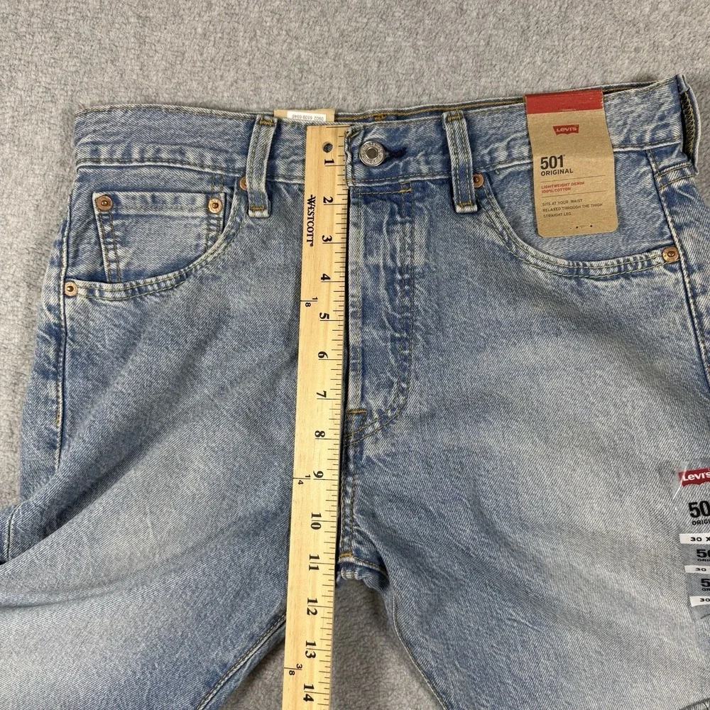 NWT Levi's 501 Original Jeans 30x32 Light Wash Blue Straight Leg Button Fly